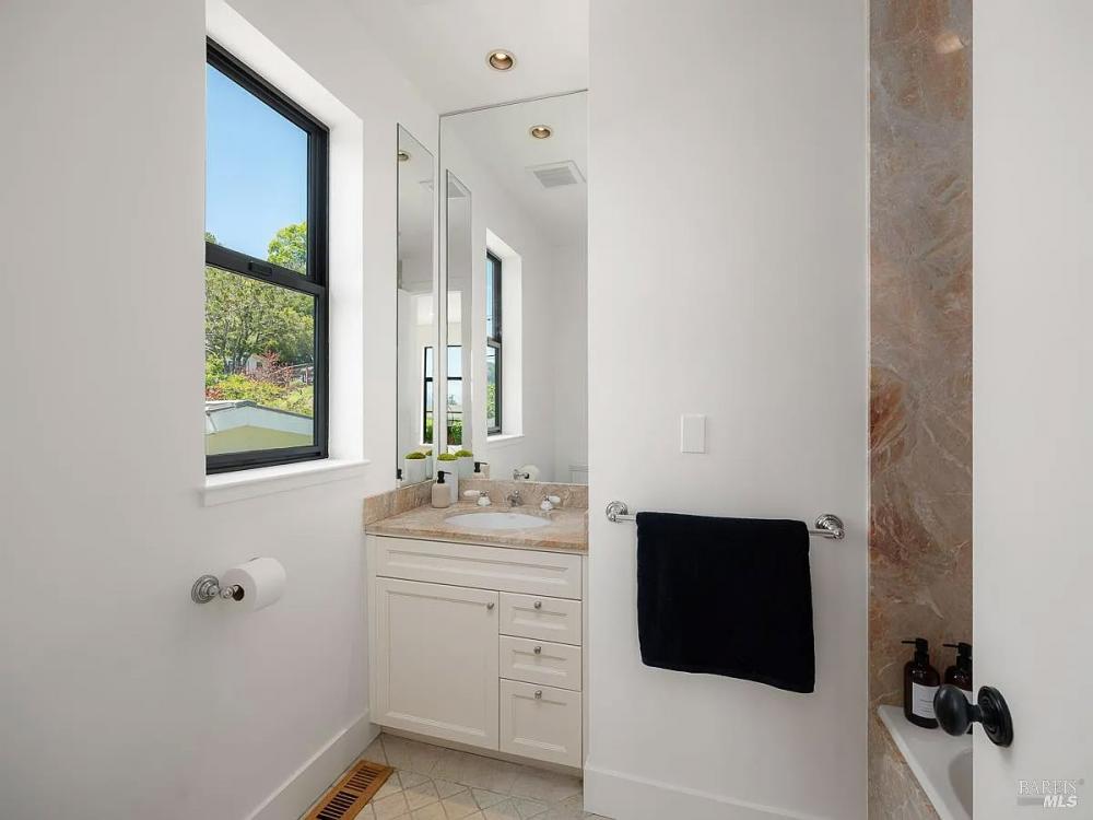 110 Walnut Avenue, Corte Madera #62