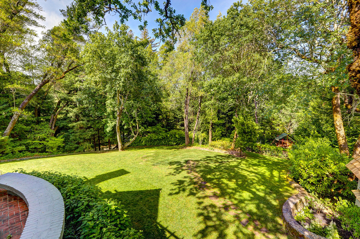1 Upper Road, Ross #51