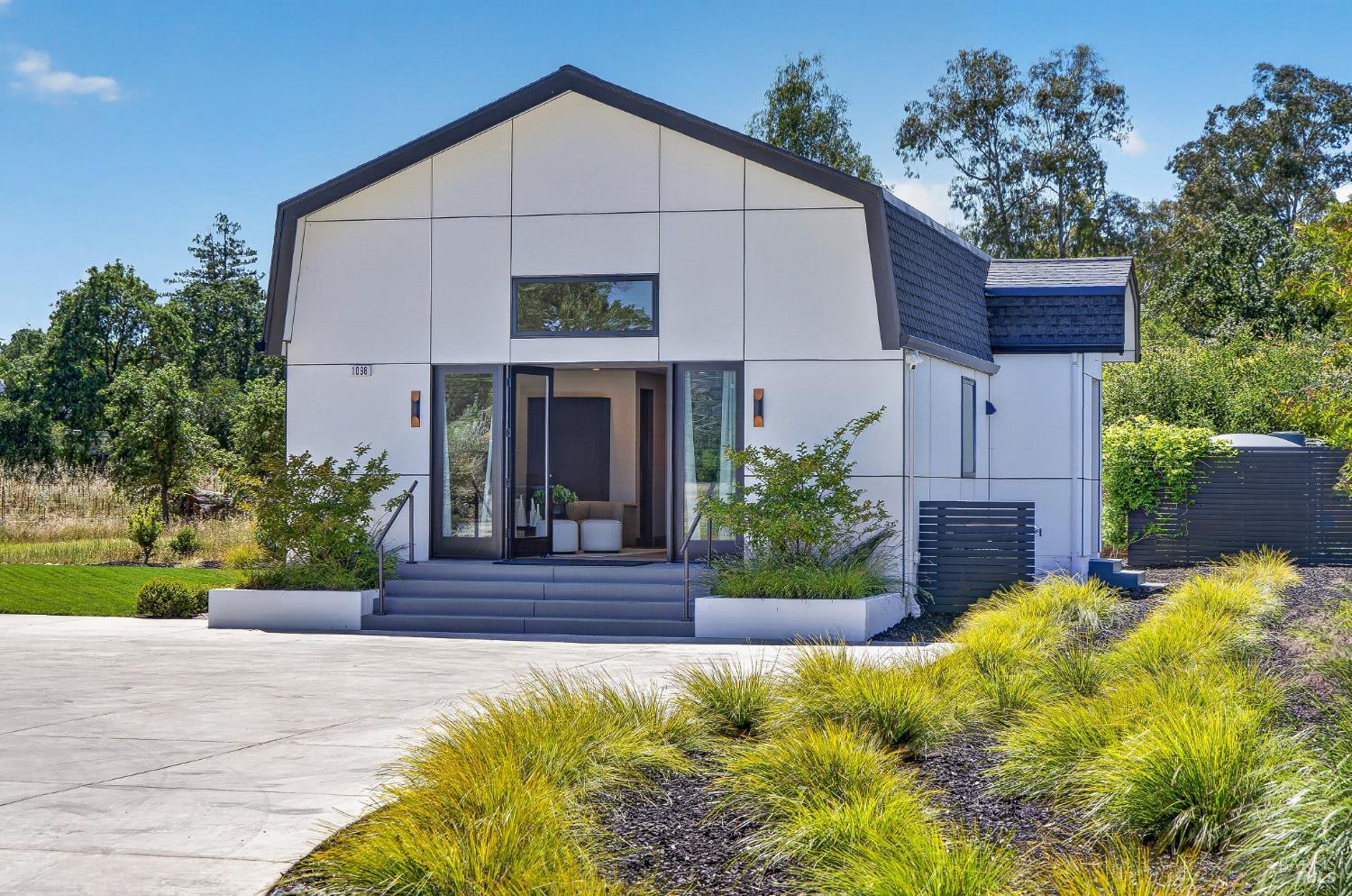 1100 & 1098 Craig Avenue, Sonoma #98