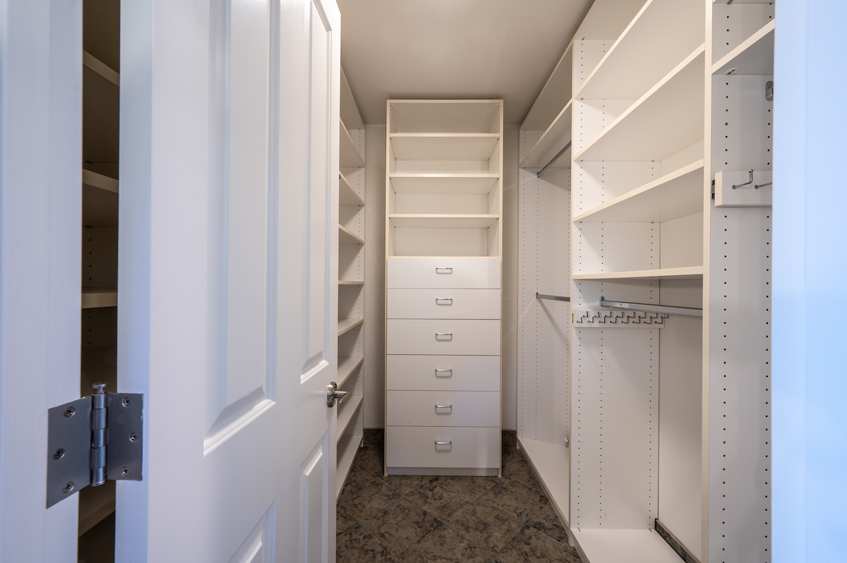 walk in closet